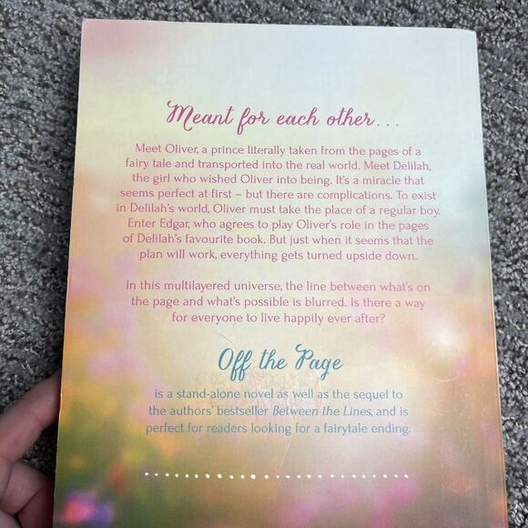 Off the Page By Jodi Picoult &‎ Samantha Van Leer Between The Lines Series Novel - Picture 7 of 9